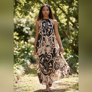 Chic Floral Halter Maxi Dress - Black and Cream